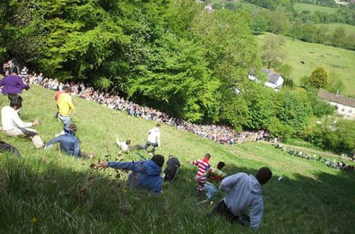 Cheese Rolling Festival. Photo by Dave Farrance. License: CC BY-SA 3.0.